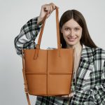 Top Layer Cowhide Handheld Shoulder 2-in-1 Bag Crossbody 2025 New Genuine Leather Retro Commuter Light Luxury Tote