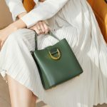 Yan Selected Genuine Leather Bucket Bag 2025 Autumn Winter Fashion Versatile Large Capacity Commuter Handheld Shoulder Crossbody