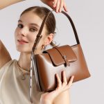 Genuine Leather 2025 Winter New Niche Design Commuter Fashion Simple Versatile Handheld Shoulder Underarm Bag