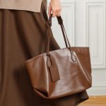 Top Layer Vegetable Tanned Leather Niche Large Capacity Tote 2025 New Premium Texture Commuter Shoulder Bag