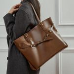Top Layer Vegetable Tanned Leather Large Capacity Tote Casual Versatile Underarm Bag Textured Chic Shoulder Bag