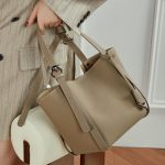 Niche Design TC Cowhide Large Capacity Genuine Leather Fashion Handbag Transformable Commuter Basket Bucket Bag