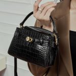 Crocodile Pattern Cowhide Bag 2025 New Genuine Leather Minimalist Handheld Shoulder Crossbody Square Bag