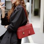 New Autumn Winter 2025 Cowhide Box Bag Commuter Fashion Shoulder Crossbody Elegant Temperament Handbag