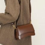 2025 New Versatile Shoulder Crossbody Bag High Quality Cowhide Niche Baguette Bag Premium Underarm Bag