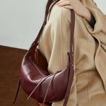 Top Layer Cowhide Horn Bag Crossbody Dumpling Bag New Genuine Leather Niche Shoulder Bag Practical Commuter Solid Soft Leather