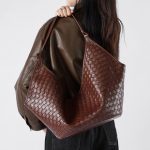 Genuine Leather Large Capacity Bag 2025 New Fashion Chic Cowhide Woven Texture Women's School Commuter Bag
