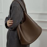 2025 Winter New Genuine Leather Large Capacity Tote Bag Casual Slouchy Shoulder Bag Fashion Commuter Crossbody