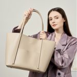 2025 New Genuine Leather Women's Tote Bag Summer Handbag Cowhide Office Commuter Shoulder Bag Large Capacity